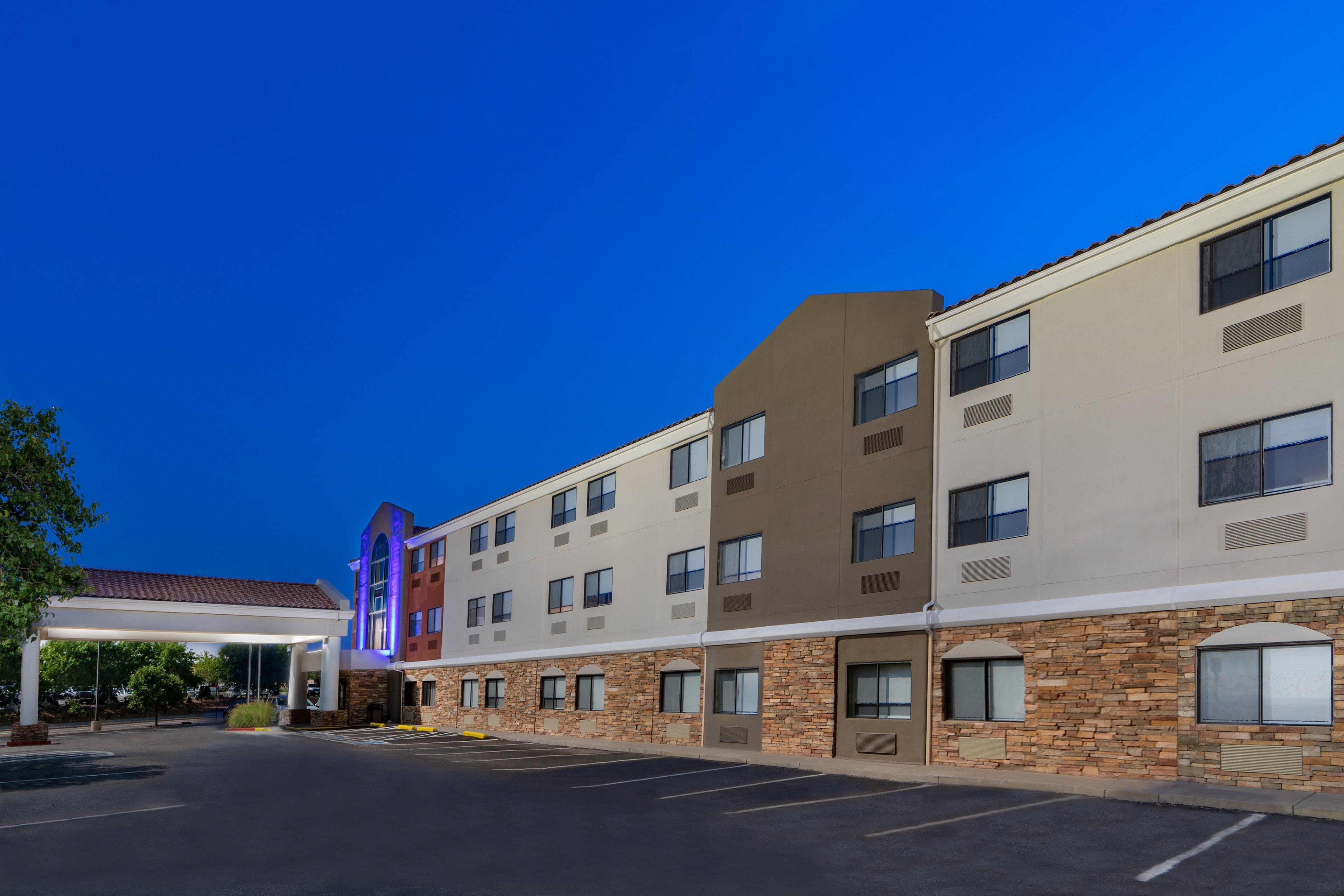 Holiday Inn Express Hotel & Suites Albuquerque - North Balloon Fiesta Park By Ihg Dış mekan fotoğraf